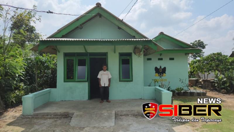 RTLH Selesai 100 % Senyum Bahagia Bercampur Haru Bapak Soihirin Kepada Personil TMMD ke-120 Kodim&nbsp;0422/LB