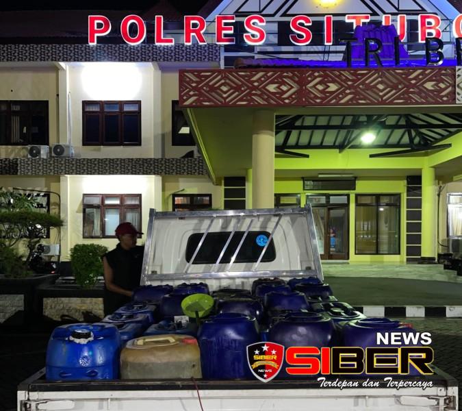 Polres Situbondo Gagalkan Penyelundupan 1190 Liter BBM Solar&nbsp;Subsidi