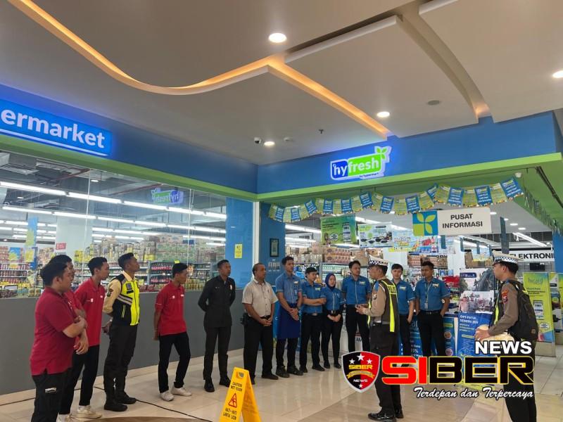 Operasi Patuh Semeru 2024, Polres Bondowoso Sosialisasi di Pusat&nbsp;Perbelanjaan