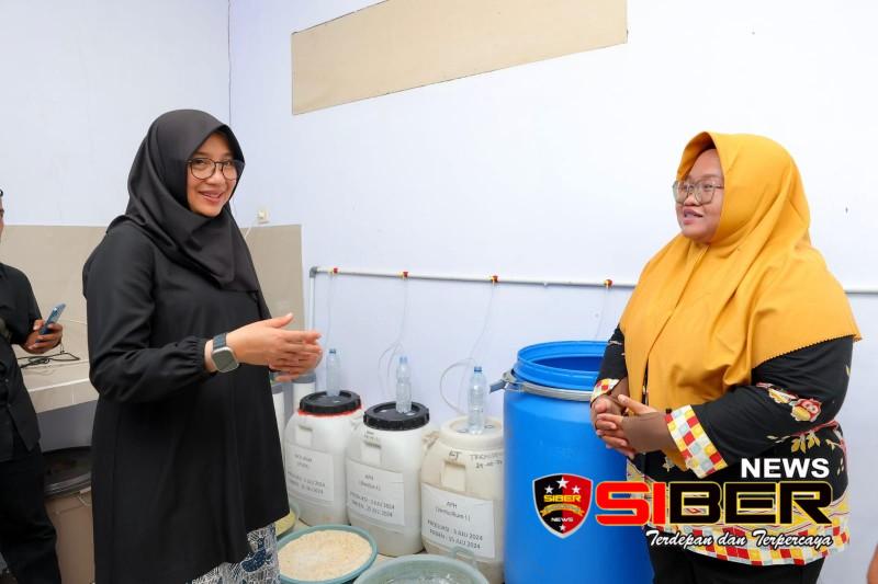 Keliling Desa, Bupati Ipuk Dorong Petani Terapkan Sistem Pertanian Organik