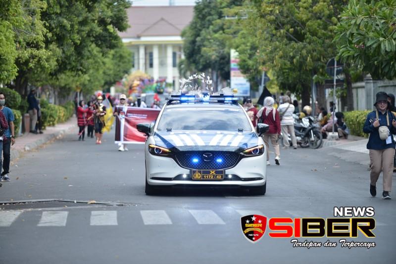 Polres Situbondo Kawal Kirab Maskot Pilkada 2024